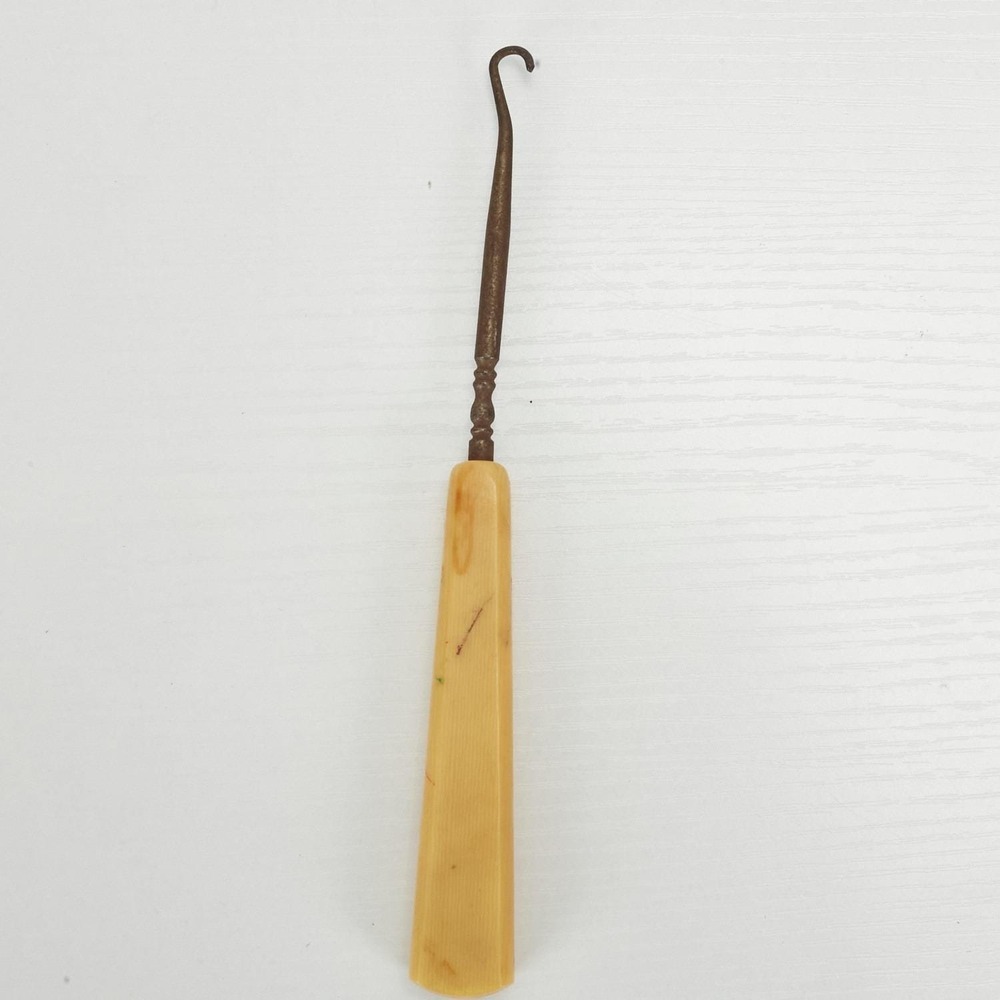 Ivaleur Antique Button Hook Shoe Tool Cream Celluloid Handle Steel Victorian
